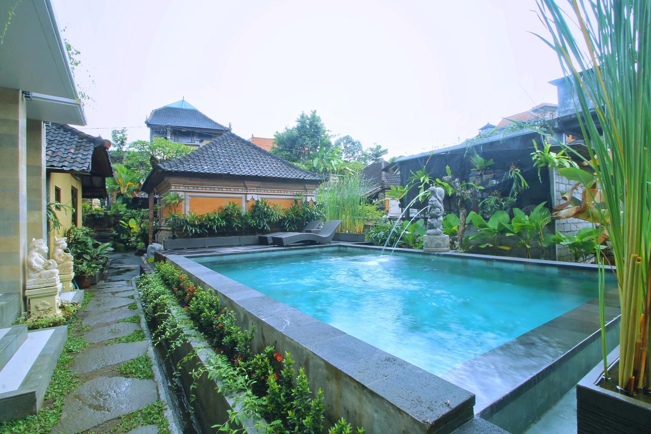 Dewi Putri House Hotel Ubud Exterior foto
